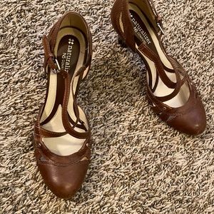 Naturalizer N5 comfort size 7M brown, giving 50’s vibe!